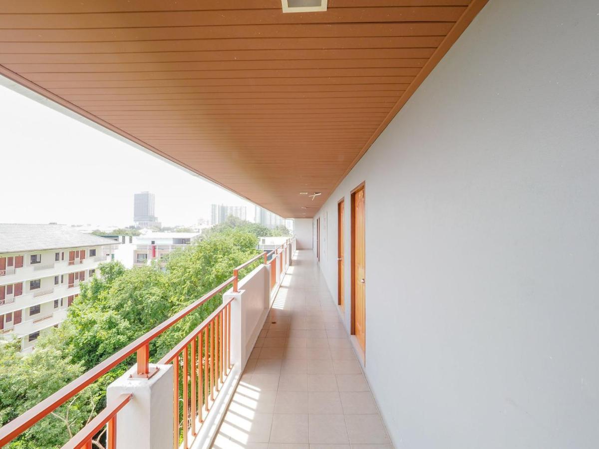 Oyo 75367 Ud Pattaya Hotel Bang Lamung Esterno foto