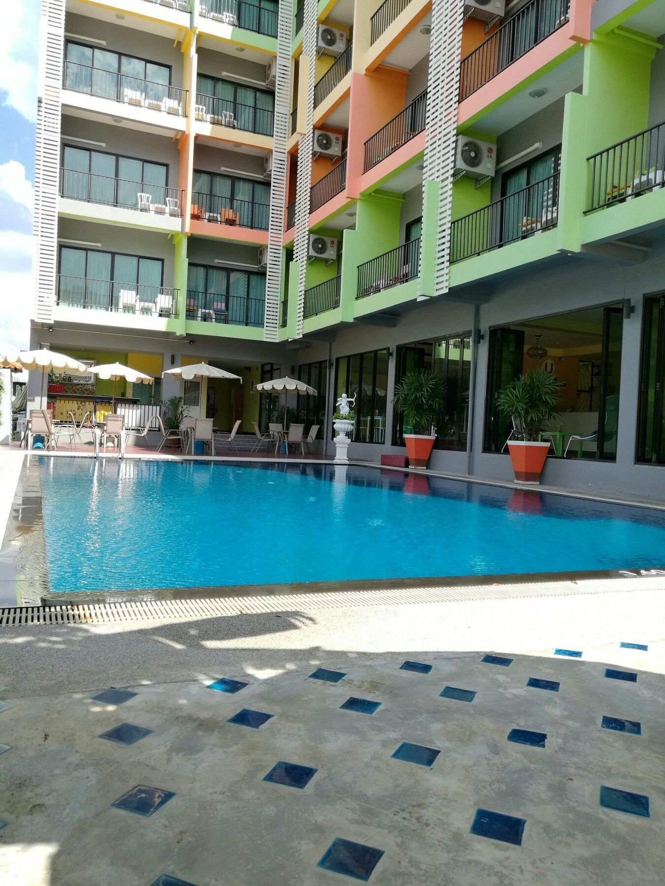 Oyo 75367 Ud Pattaya Hotel Bang Lamung Esterno foto
